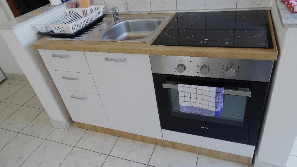 Apartment I Mali Vir